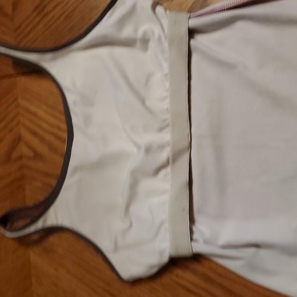 Hind tank with built in shelf bra - Picture 3 of 5